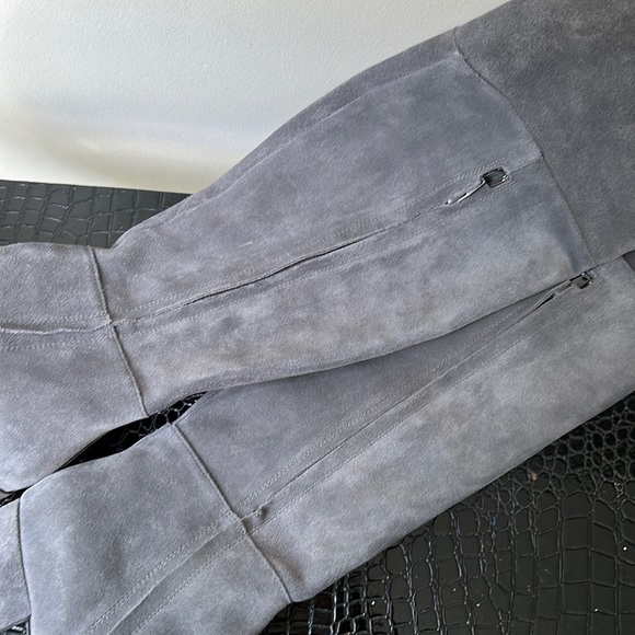 Clarks Tall Grey Suede Boot. US SZ 7.5 - Picture 6 of 7